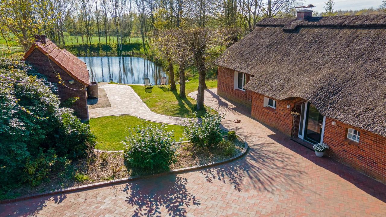 Reetdach Ostfriesenhaus Villa Sudbrookmerland Exterior photo
